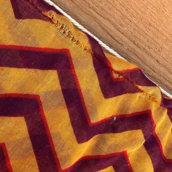 Vintage Y2K Harry Potter Gryffindor Infinity Scarf Chevron Pattern Yellow & Red - Picture 7 of 16